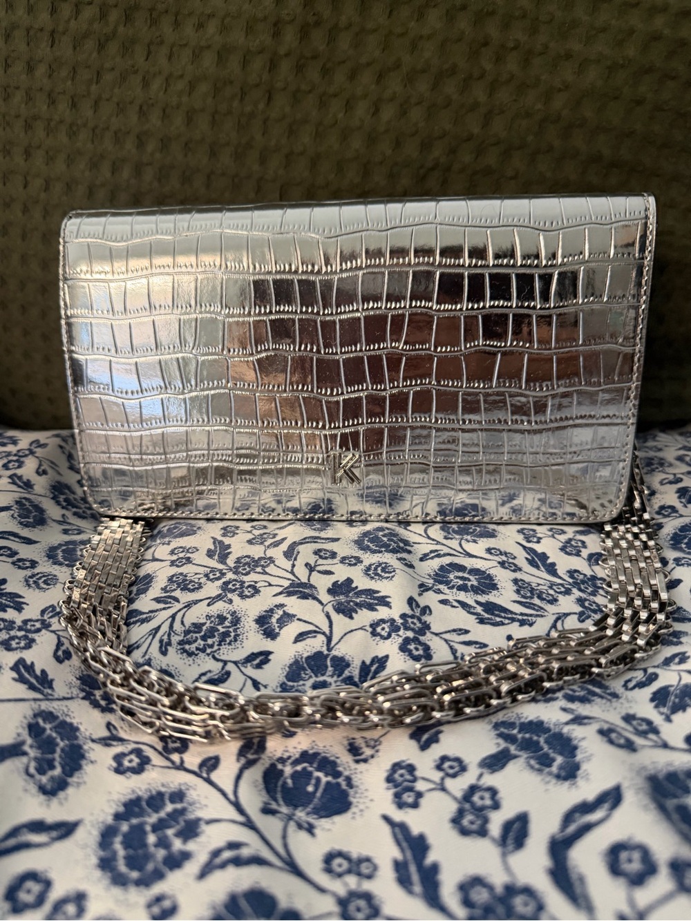 Kendall & Kylie Silver Croc-Embossed Chain shoulder bag
